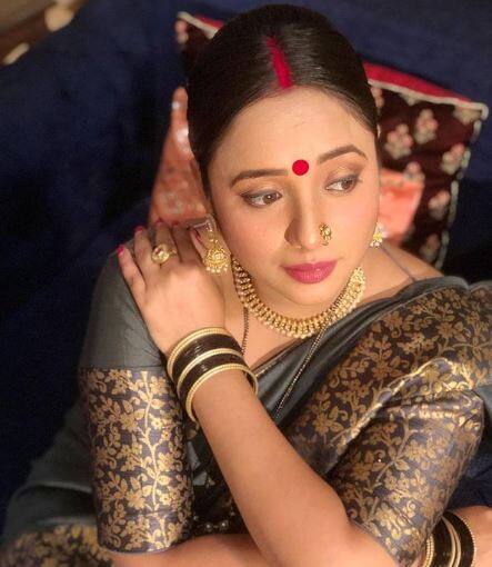 चटर्जी ने अपने एक्टिंग करियर की शुरुआत 2003 में भोजपुरी फैमिली ड्रामा ससुरा बड़ा पैसावाला में अभिनेता मनोज तिवारी के साथ की थी. इसके बाद उन्होंने कभी पीछे मुड़कर नहीं देखा.