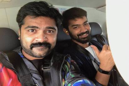 Actor Mahat celebrate simbu Maanadu movie by posting jersey naani video Watch Video : நான் இப்ப இப்படித்தான் இருக்கேன்.. ஜெர்சியும், நானி வீடியோவும்.. மாநாட்டைக் கொண்டாடும் மஹத்