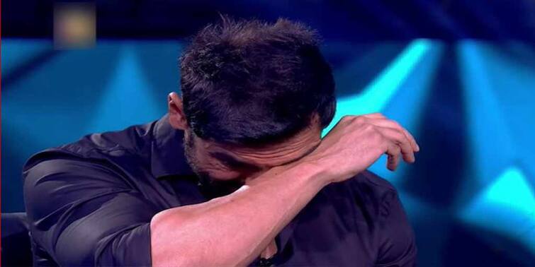 KBC 13: John Abraham cries in front of Amitabh Bachchan, recalls visiting his home KBC 13: হটসিটে এবার জন অ্যাব্রাহাম, 'কৌন বনেগা ক্রোড়পতি ১৩'-এ এসে কান্নায় ভেঙে পড়লেন অভিনেতা