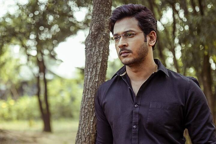 সোমরাজ-আয়ূষী অফস্ক্রিন রোম্য়ান্স অনস্ক্রিন কতটা জমে ওঠে এখন অপেক্ষা সেটাই দেখার।