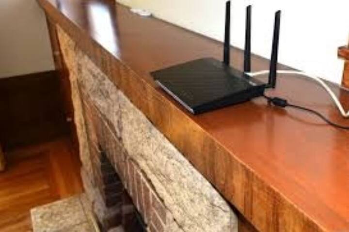 Wi-Fi Speed: কোভিড সঙ্কটের পর থেকেই বেশিরভাগ মানুষই বাড়ি থেকে কাজ করছেন। এই পরিস্থিতিতে কিছুক্ষণের জন্যও নেট স্লো হয়ে গেলে বড় সমস্যার মুখে পড়তে হয়। জেনে নিন এমন কিছু সহজ টিপস, যার সাহায্যে বাড়াতে পারবেন Wi-Fi এর গতি।