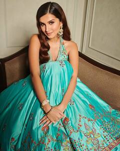 Tara Sutaria का इंडियन लुक है सुपरहिट, यकीन न हो तो देख लें तस्वीरें