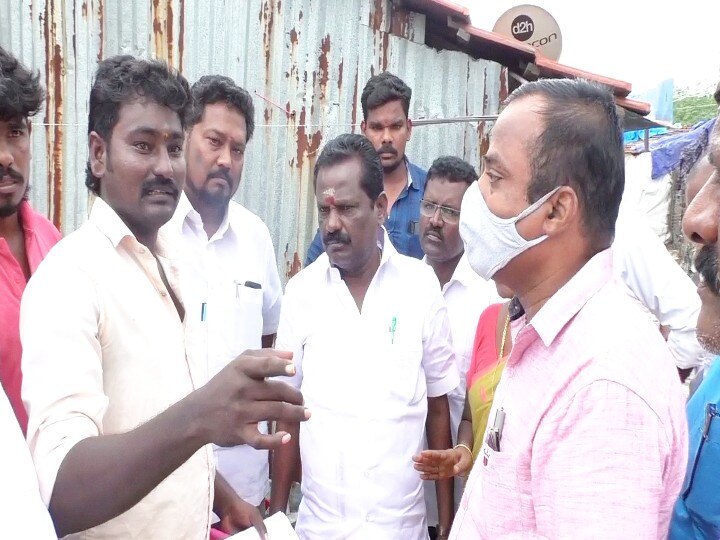 பரமக்குடி எம்.எல்.ஏவை முற்றுகையிட்ட பொதுமக்கள் - நிரந்தர அடிப்படை வசதிகள் ஏற்படுத்த கோரிக்கை