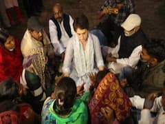 Priyanka Gandhi ने प्रयागराज में पीड़ित दलित परिवार से की मुलाकात, कहा- प्रदेश में कानून-व्यवस्था की खुलकर धज्जियां उड़ाई जा रही