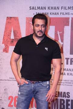 Antim Movie Screening: মুম্বইয়ে 'অন্তিম: দ্য ফাইনাল ট্রুথ' ছবির স্ক্রিনিংয়ে হাজির বলি তারকারা