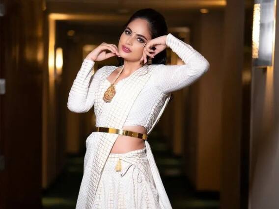 Nandita Swetha pics: கருப்பு வெள்ளை பூக்கள் உண்டா..? நந்திதாவின் லேட்டஸ்ட் கிளிக்ஸ்..! Nandita Swetha pics: கருப்பு வெள்ளை பூக்கள் உண்டா..? நந்திதாவின் லேட்டஸ்ட் கிளிக்ஸ்..!