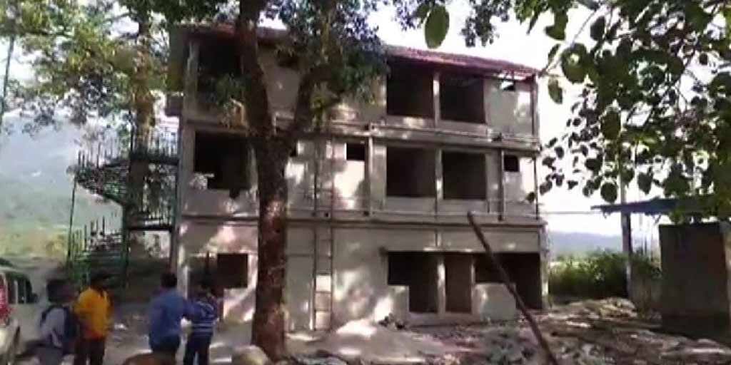 Alipurdu The forest department is facing obstacles in demolishing illegal constructions in Jayanti Alipurduar News: জয়ন্তীতে অবৈধ নির্মাণ ভাঙতে গিয়ে বাধার মুখে বন দফতর, উত্তেজনা এলাকায়