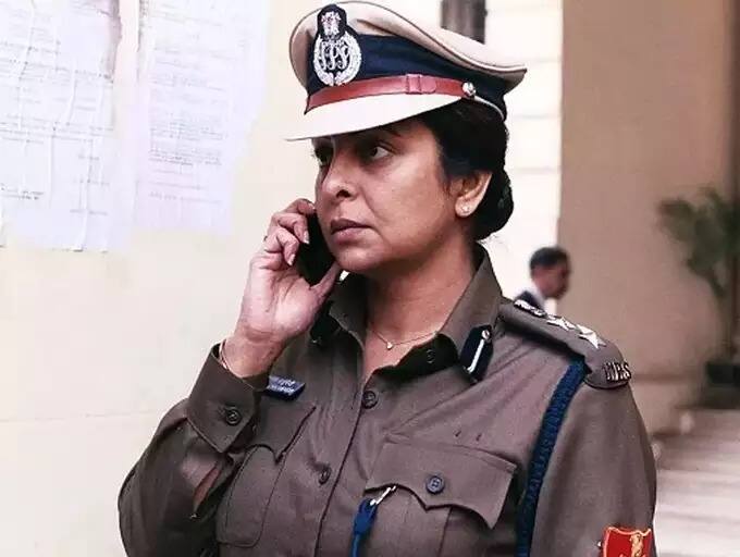 दिल्ली क्राइम 2: निर्भया मामले को ध्यान में रखकर बनाई गई वेब सीरीज दिल्ली क्राइम को दर्शकों का ज़बरदस्त रेस्पोंस मिला था. खबरों की मानें तो जल्द ही डेल्ही क्राइम का सीजन 2 भी दर्शकों के सामने होगा जिसमें वर्तिका चतुर्वेदी और उनकी टीम एक नए केस की पड़ताल करती नज़र आएंगी.