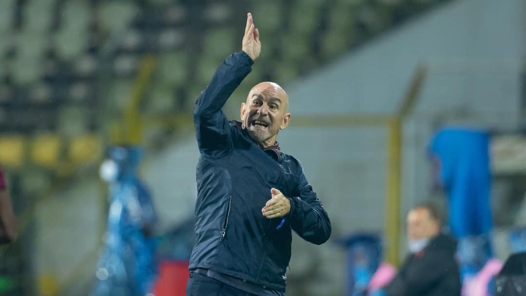 ISL 2021: ATK Mohun Bagan boss Antonio Habas says Refereeing in the Mumbai City game was embarrassing ATK Mohun Bagan: পাঁচ গোলের জন্য রেফারিকে দুষলেন হাবাস, জামশেদপুরের বিরুদ্ধে খেলবেন তিরি?