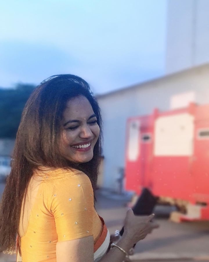 టాలీవుడ్ టాప్ సింగర్లలో సునీత ఉపద్రష్ట ఒకరు. తన తీయని గొంతుతో ఎన్నో చక్కటి పాటలు పాడి తెలుగు ప్రజలను అలరించారు. (Image credit: Instagram)