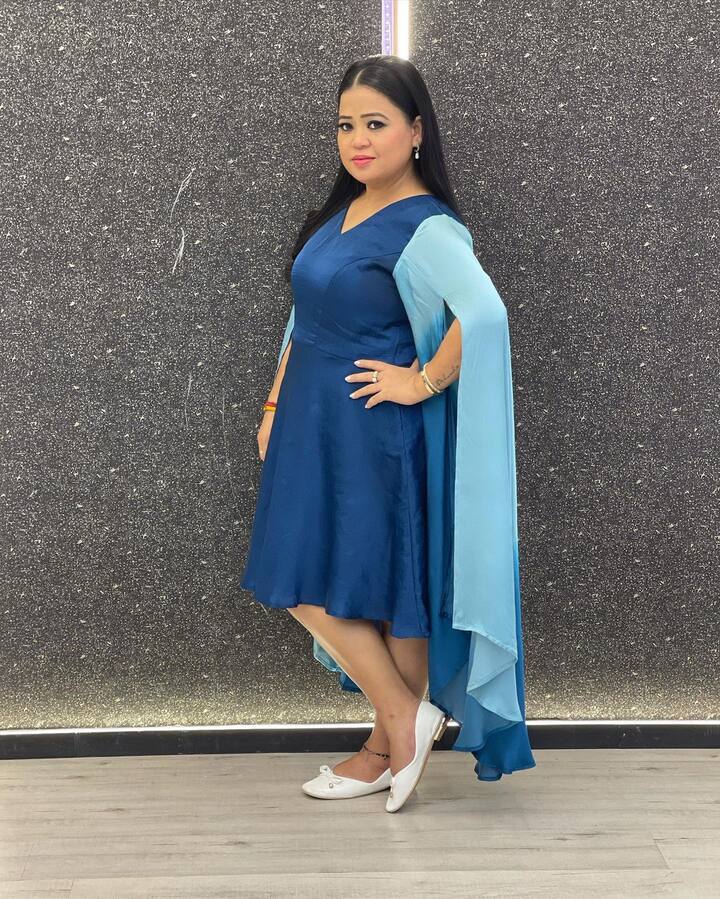Bharti Singh Weight Loss: अपनी कॉमेडी से लोगों को एंटरटेन करने वाली मशहूर कॉमेडियन भारती सिंह (Bharti Singh) इन दिनों अपने लुक को लेकर चर्चा में हैं. भारती सिंह ने पिछले कुछ महीनों में अपना काफी वजन कम कर लिया है, जिसकी वजह से उनकी हर तरफ चर्चा हो रही है. भारती सिंह ने अपने ट्रांसफॉर्मेशन से फैंस को हैरान कर दिया है.