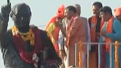 ગાંધીનગરઃ વિધાનસભા પરિસરમાં બાબા સાહેબની પ્રતિમાને ફુલહાર કરી બંધારણ દિવસની કરાઈ ઉજવણી