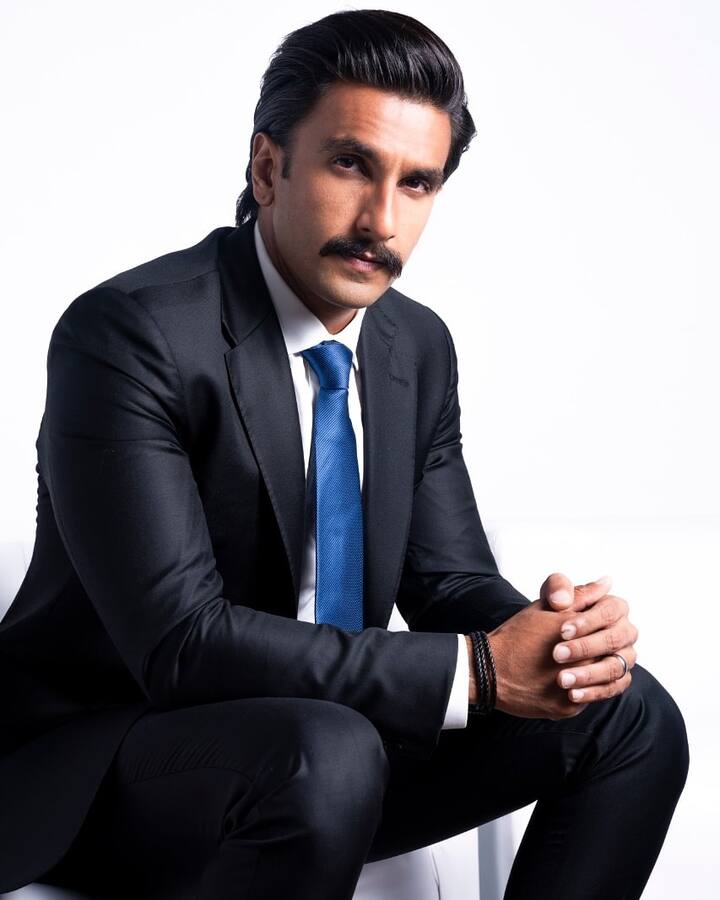 अभिनेता रणवीर सिंहचा (Ranveer singh) बहुप्रतिक्षित चित्रपट '83' नेमका केव्हा प्रदर्शित होणार याचीच उत्सुकता चाहत्यांमध्ये आहे. अखेर या चित्रपटाची तारीख जाहीर करण्यात आली आहे.