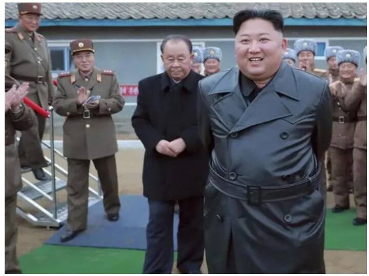 Kim Jong Un Bans Leather Coats In North Korea उत्तर कोरिया में लेदर जैकेट पहनना पड़ सकता है भारी, Kim Jong Un की नकल उतारने पर देश ने लगाया बैन