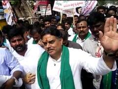 Janasena : నాడు సందుల్లో తిరిగి ముద్దులు పెట్టారు..నేడు కంటికి కనిపించడం లేదు .. జగన్‌పై జనసేన సెటైర్లు !