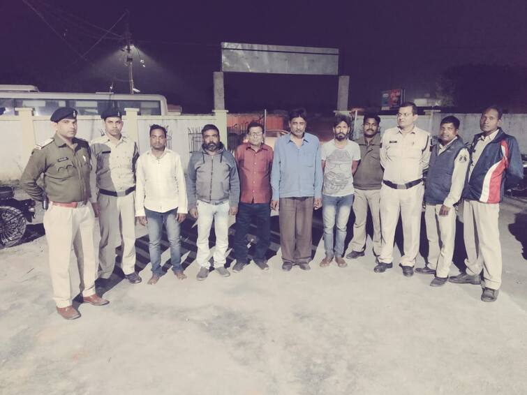Surguja district police caught the inter-state truck thief gang from different states ANN Chhattisgarh News: सरगुजा पुलिस ने पकड़ा अंतर्राज्यीय ट्रक चोर गिरोह, बड़े वाहनों को चुराकर ऐसे लगाते थे ठिकाने