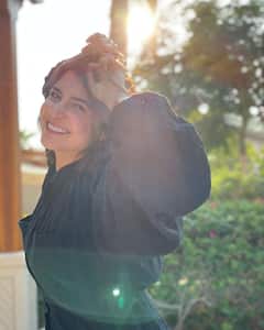 This Is What Makes Anushka Sharma ‘Wanna Pose’, See PICS