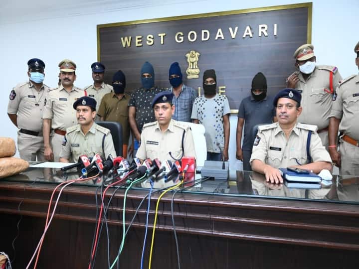 West godavari police seized 144 kgs ganja high way transporting visakha to tamilnadu West Godavari: వీళ్ల తెలివి సల్లగుండా... లారీలో సీక్రెట్ గా ఖాకీలకు చిక్కకుండా...
