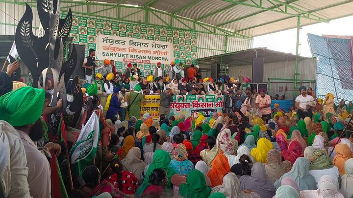 ਦੇਸ਼ ਭਰ ਵਿੱਚ ਚੱਲ ਰਹੇ ਕਿਸਾਨ ਅੰਦੋਲਨ ਨੂੰ ਅੱਜ ਇੱਕ ਸਾਲ ਪੂਰਾ ਹੋ ਗਿਆ ਹੈ।ਕੇਂਦਰ ਦੀ ਮੋਦੀ ਸਰਕਾਰ ਨੇ ਇਨ੍ਹਾਂ ਕਾਨੂੰਨਾਂ ਨੂੰ ਵਾਪਸ ਲੈਣ ਦਾ ਐਲਾਨ ਕਰ ਦਿੱਤਾ ਹੈ।ਪਰ ਕਿਸਾਨ ਅਜੇ ਵੀ ਮੋਰਚੇ ਤੇ ਡਟੇ ਹੋਏ ਹਨ।ਕਿਸਾਨਾਂ ਦਾ ਕਹਿਣਾ ਹੈ ਕਿ ਜਦੋਂ ਤੱਕ ਕੇਂਦਰ ਸਰਕਾਰ ਇਨ੍ਹਾਂ ਕਾਨੂੰਨਾਂ ਨੂੰ ਸੰਸਦ ਵਿੱਚ ਰੱਦ ਨਹੀਂ ਕਰਦੀ ਅਤੇ ਕਿਸਾਨਾਂ ਦੇ ਹੋਰ ਮਸਲੇ ਹੱਲ ਨਹੀਂ ਕਰਦੀ ਉਦੋਂ ਤੱਕ ਉਹਨਾਂ ਦਾ ਅੰਦੋਲਨ ਜਾਰੀ ਰਹੇਗਾ।