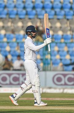 Shreyas Iyer Test Century : मुंबईकर श्रेयस अय्यरचं दमदार शतक!