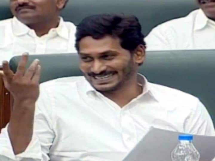 MLAs and MLCs showered compliments on CM Jagan in the Assembly AP Assembly : జగన్‌పై పొగడ్తల విషయంలో ఎమ్మెల్యేలు, ఎమ్మెల్సీలు ఎవరూ తగ్గలే ! మంత్రి పదవుల కోసమేనా ?