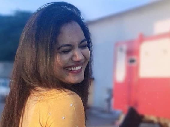 Singer sunitha Photos: నీ నవ్వు నీలి సముద్రం... నవ్వుతో కట్టిపడేస్తున్న సింగర్ సునీత Singer sunitha Photos: నీ నవ్వు నీలి సముద్రం... నవ్వుతో కట్టిపడేస్తున్న సింగర్ సునీత