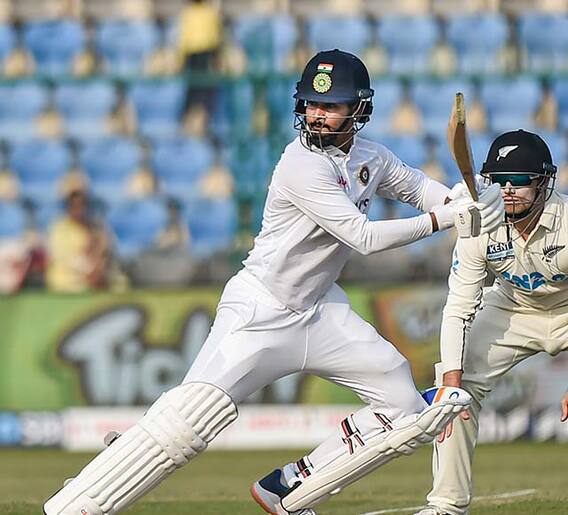 श्रेयसचा पदार्पणातच धमाका