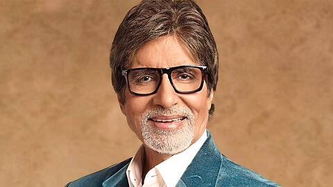 अमिताभ बच्चन: बताया जाता है कि अमिताभ बच्चन अपने पास दो-दो घड़ियां रखना पसंद करते हैं. असल में अक्सर उनके बच्चे विदेश आते-जाते रहते हैं ऐसे में बिग बी को वहां क्या समय हो रहा है ? यह देखने में सहूलियत हो, इसके लिए यह उपाय किया गया है.