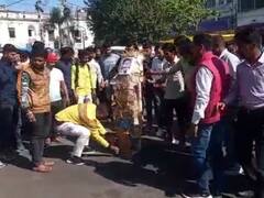 Ujjain News: करणी सेना ने फूंका शिवराज सरकार के मंत्री बिसाहूलाल साहू का पुतला, जानिए क्या है वजह
