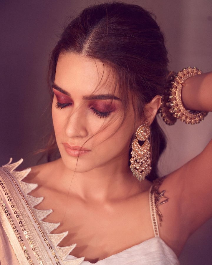 కృతి సనన్ హట్ ఫోటోస్ (Image credit: Kriti sanon/ Instagram)