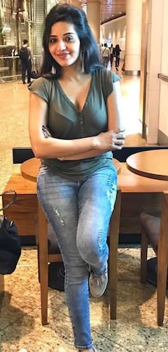 Bhojpuri Actresses in Jeans: मोनालिसा से अक्षरा सिंह तक, जींस में और भी ज्यादा ग्लैमरस लगती हैं ये भोजुपरी एक्ट्रेसेस