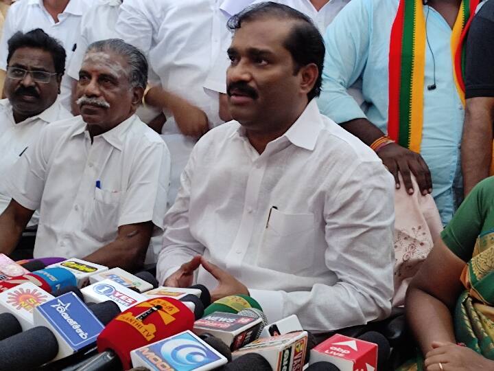 Chief Minister should allow Veerappan to build a mandapam - Velmurugan request வீரப்பனுக்கு மணிமண்டபம் கட்ட முதல்வர் அனுமதிக்க வேண்டும் - வேல்முருகன் கோரிக்கை