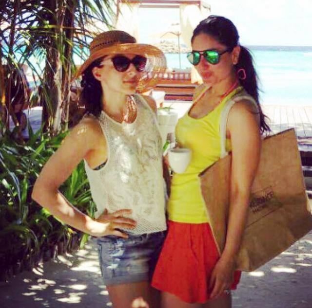 करीना कपूर-सोहा अली खान: करीना की अपनी ननद सोहा अली खान और सबा अली खान के साथ बेहतरीन बॉन्डिंग है. तीनों को कई बार फैमिली गेट टुगेदर में साथ देखा गया है और ये तीनों ही बेहतरीन बॉन्डिंग शेयर करती हैं.