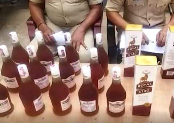 Liquor Smuggling: కర్నూలు జిల్లాలో అక్రమంగా మద్యం అమ్ముతున్న ఇద్దరి అరెస్ట్