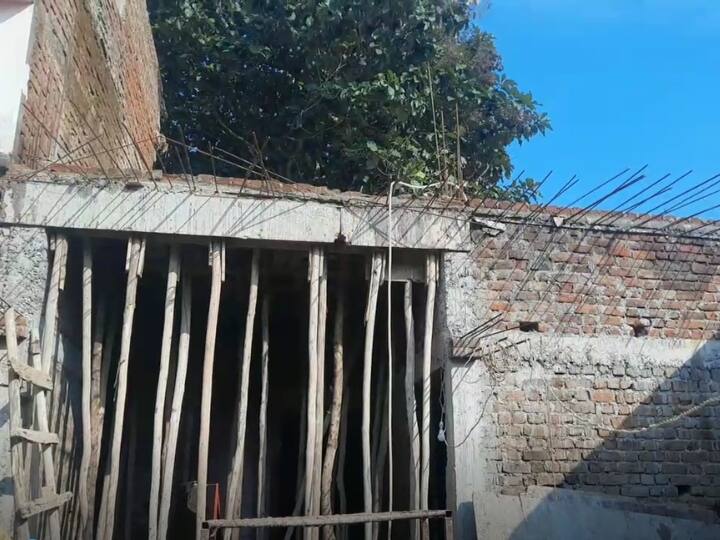 Pradhan Mantri Awas Yojana in Chhattisgarh has stopped now people are facing problems ANN PM Awas Yojana: बस्तर में जानें पीएम आवास योजना का हाल, सड़क पर रह रहे गरीबों का हो रहा बुरा हाल