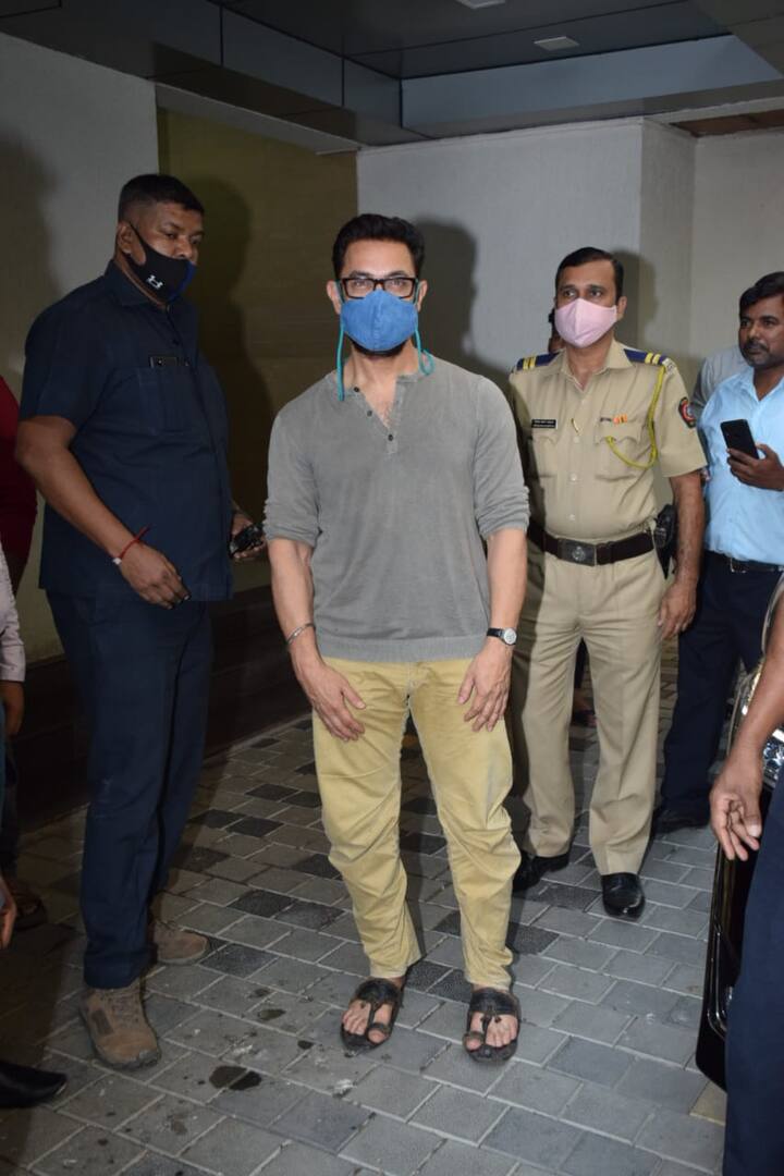 बता दें कि आमिर खान ने अगस्त में तलाक का एलान कर हर किसी को चौंका दिया था. वहीं अब एक बार फिर से आमिर खाम अपने फैंस को सरप्राइज दे सकते हैं.