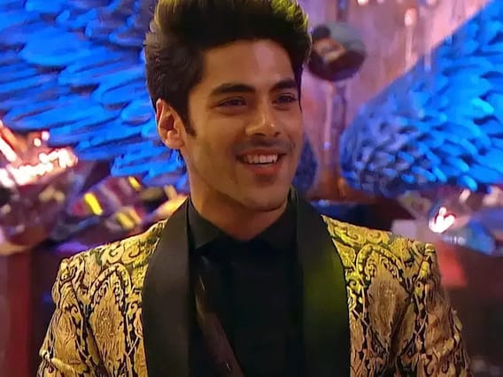 Simba Nagpal ने इस हैंडसम हंक को बताया Bigg Boss-15 का लंबी रेड का घोड़ा, नाम जान चौंक जाएंगे आप Simba Nagpal ने इस हैंडसम हंक को बताया Bigg Boss-15 का लंबी रेड का घोड़ा, नाम जान चौंक जाएंगे आप