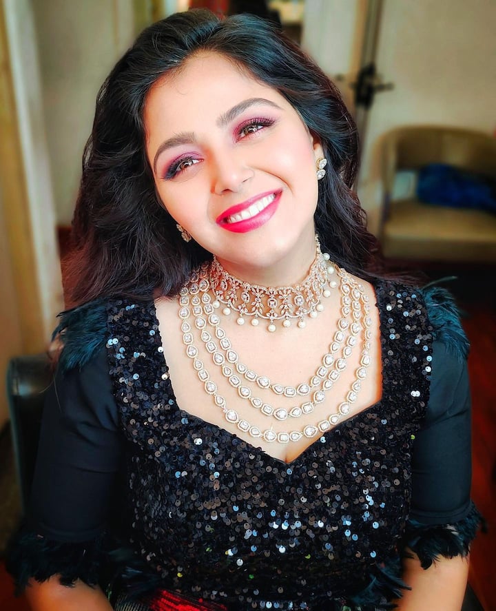 మోనాల్ గజ్జర్ క్యూట్ పిక్స్ (Image credit: Monal Gajjar/Instagram)