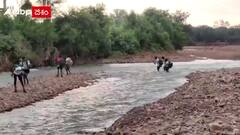 Ramalamma Bridge: కడపజిల్లాలో వరదలకు కొట్టుకుపోయిన వంతెనను పునర్మించాలంటూ విద్యార్థుల వినతి
