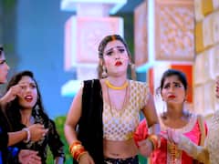 Bhojpuri Singer Shilpi Raj के नए सॉन्ग Tawa Pa Roti का सोशल मीडिया पर धमाल, Akanksha Dubey की दिलकश अदाएं देख फैंस हुए दिवाने