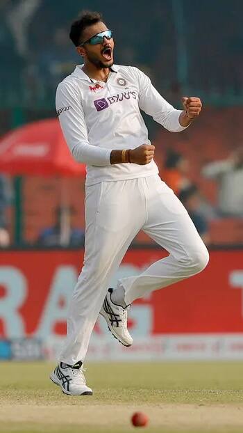 అక్షర్‌ పటేల్‌ 'పంచ్‌' పటాకా