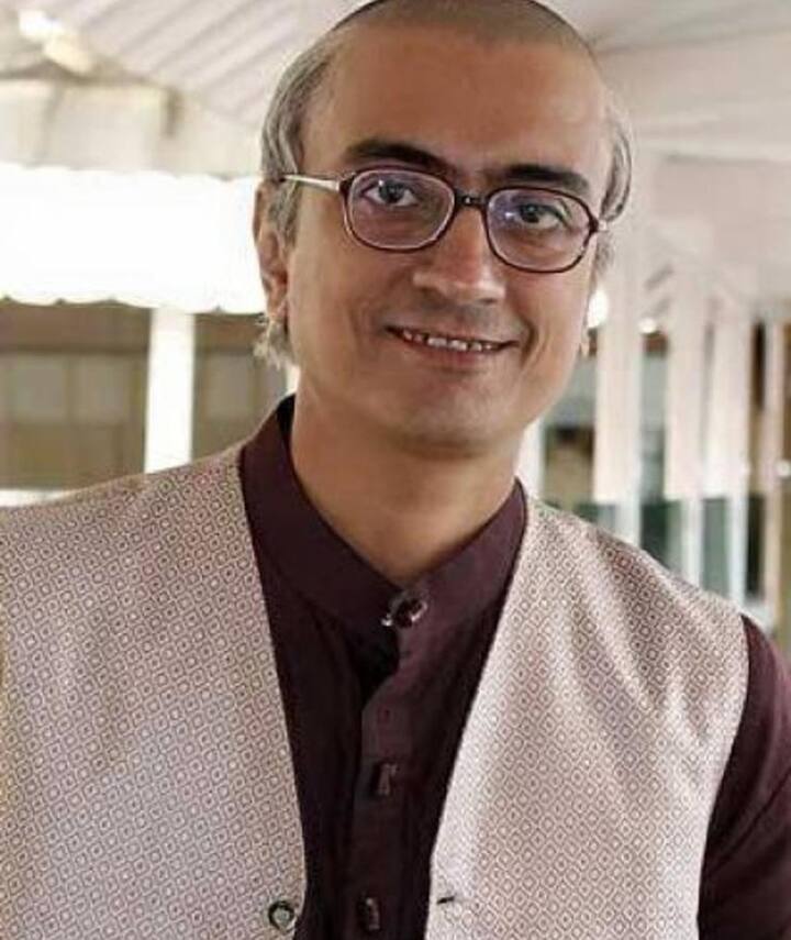 अमित भट्ट: जेठालाल के पिता बापूजी का रोल निभाने वाले अमित भट्ट भी सालों से शो से जुड़े हुए हैं.वह प्रति एपिसोड शो की शूटिंग करने के लिए 70,000-80,000 रुपये चार्ज करते हैं.