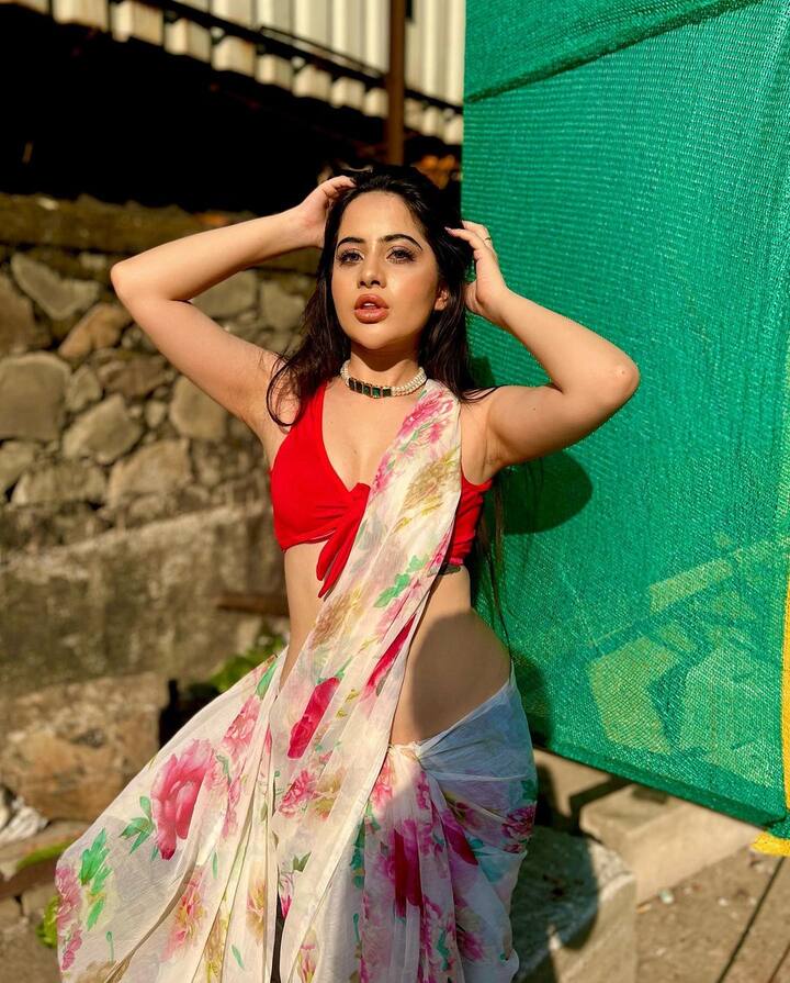 'बिग बॉस ओटीटी' की एक्स कंटेस्टेंट उर्फी जावेद अक्सर अपने ग्लैमरस लुक को लेकर चर्चा में रहती हैं. सोशल मीडिया पर उनकी तस्वीरें देखते ही देखते वायरल हो जाती हैं.