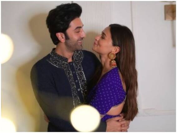 Relationship Tips: आलिया और रणबीर कपूर के रिश्ते को मजबूत बनाती हैं ये बातें, जानिए कैसा है आपका रिश्ता Relationship Tips: आलिया और रणबीर कपूर के रिश्ते को मजबूत बनाती हैं ये बातें, जानिए कैसा है आपका रिश्ता