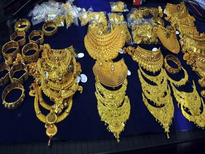 Gold, Silver Price : இறங்குமுகத்தில் விலை..! சென்னையில் இன்று தங்கம், வெள்ளி  நிலவரம் இதுதான்!!