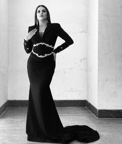 Himanshi Khurana Photos: हिमांशी खुराना की खूबसूरती देख दीवाने हो जाएंगे आप, पंजाब की ऐश्वर्या राय कहते हैं फैंस