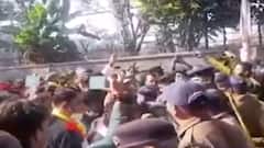 Uttarakhand: कॉलेज में MSc. कोर्स शुरू करने की मांग को लेकर छात्रों ने छत से कूदने की दी धमकी।