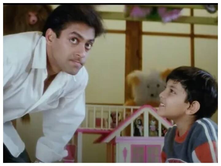 Salman Khan recalls wiping Aditya Narayan s nose in Jab Pyaar Kisise Hota Hai singer says bhai is still young Salman Khan ने फिल्म 'जब प्यार किससे होता है' में Aditya Narayan की नाक पोंछने वाले सीन को किया याद, बोले- भाई अभी जवान हैं