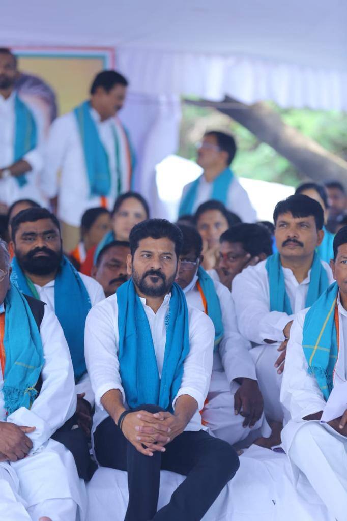 కిసాన్ కాంగ్రెస్ ఆధ్వర్యంలో శనివారం ఉదయం 10 గంటల నుంచి రేపు సాయంత్రం 5 గంటల వరకు ఇందిరాపార్క్ ధర్నా చౌక్ వద్ద వరి దీక్ష చేపట్టారు.