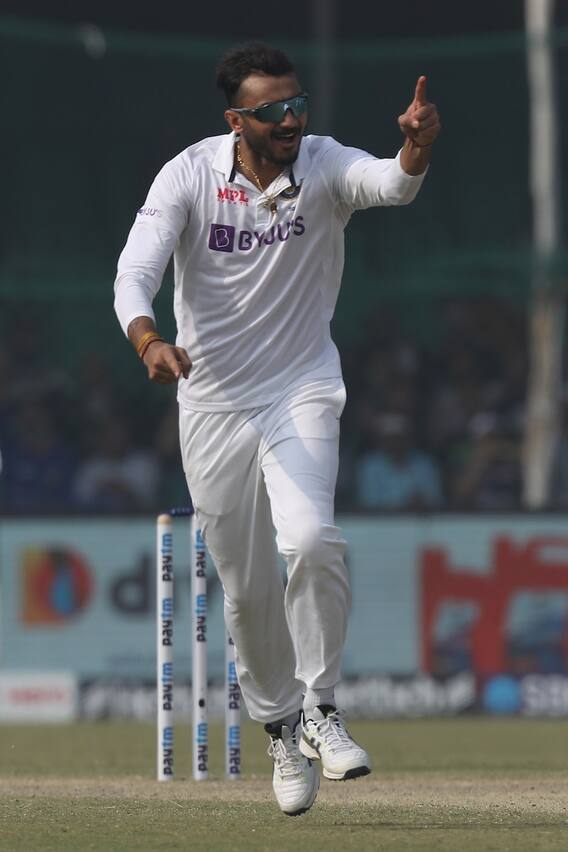 ৪ টেস্টে পাঁচবার ইনিংসে ৫ উইকেট, অক্ষরের ভেল্কি চলছে